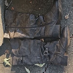 Womans knee high boots